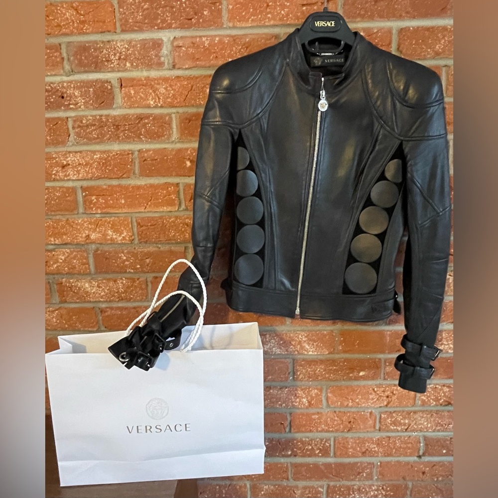 GIANNI VERSACE Runway Woman’s Black Leather Fitted Motorcycle Jacket 42/8